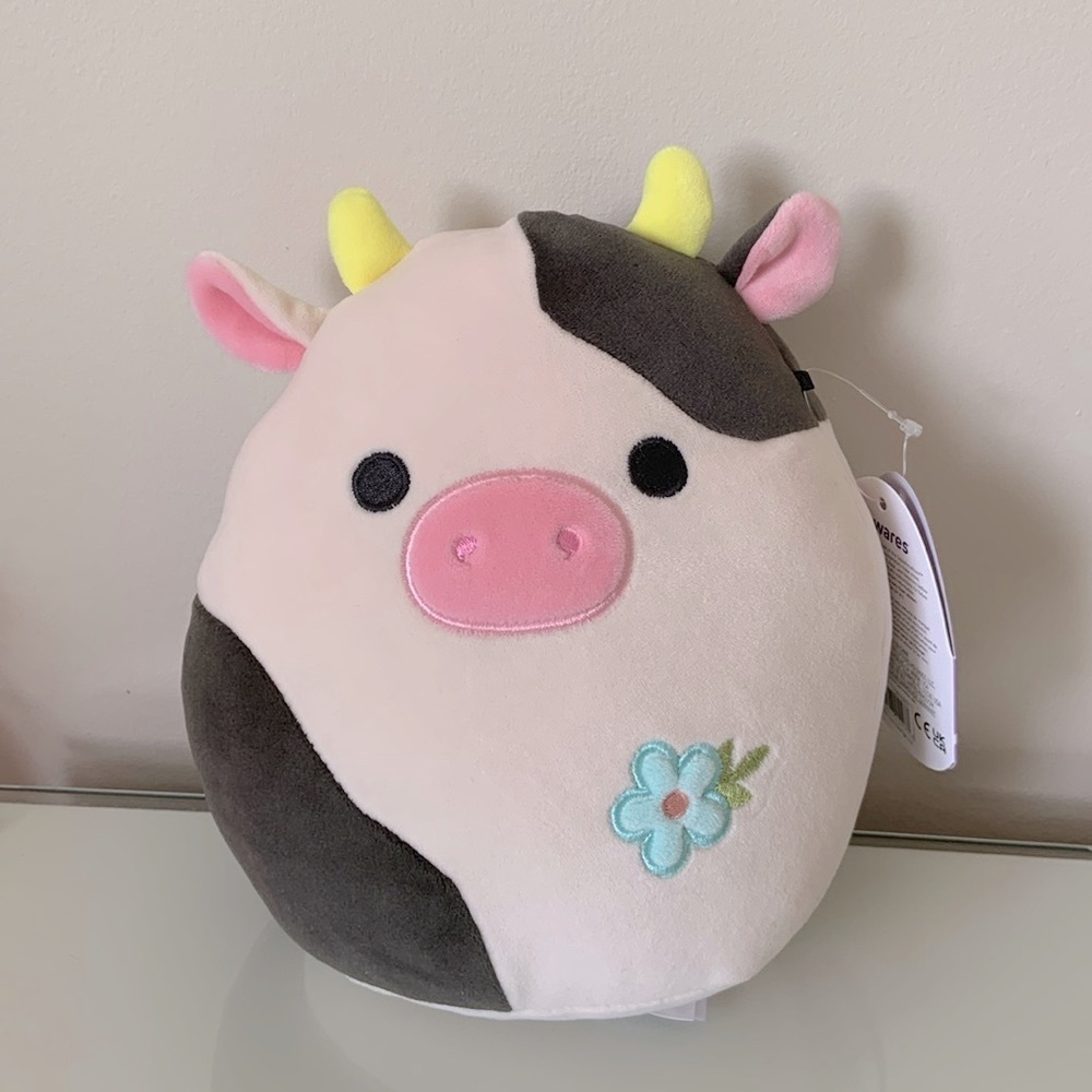 Conner the cow NWT Squishmallow 8in Plush flower cow plushy stuffed animal